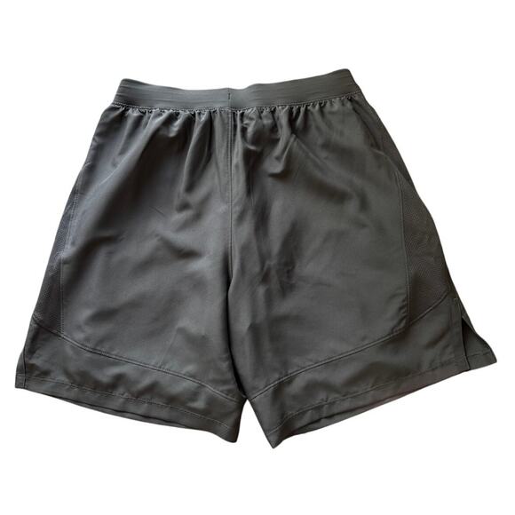 UNDER ARMOUR Men's Castlerock Reflective 7" Launch Unlined 2in1 Shorts Size S - Picture 6 of 8